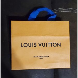 LOUIS VUITTON NEW Gold Paper Shopping Gift Bag